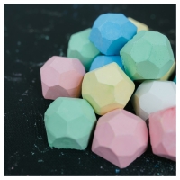 Мелки цветные для асфальта 12 штук Гамма "Малыш", фигурные камешки, пластиковое ведро (323082) Мелки цветные для асфальта 12 штук Гамма "Малыш", фигурные камешки, пластиковое ведро (323082)