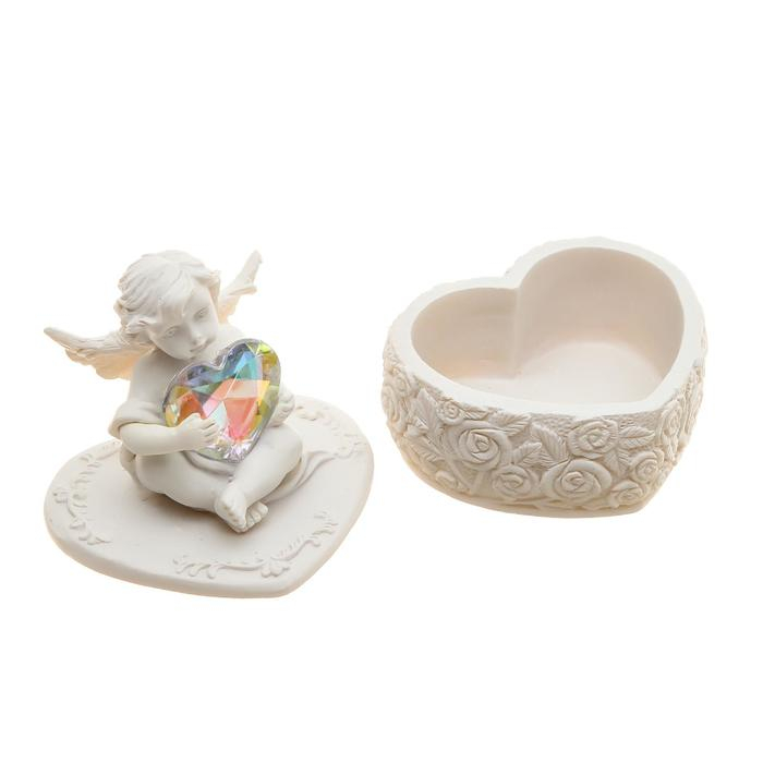 Сувенир полистоун шкатулка Сувенир полистоун шкатулка "Белоснежный ангел с переливающимся сердцем" 8х6,5х5,4 см