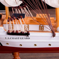 Корабль сувенирный &laquo;Проводник&raquo;, 3 мачты, белый борт, чёрная подставка, белые паруса