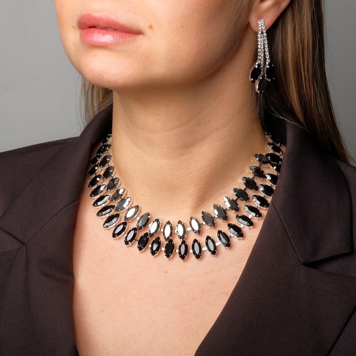 Набор 2 предмета: серьги, колье &laquo;Торжество&raquo; лепестки в 2 ряда, цвет тёмно-серый в серебре, 40 см