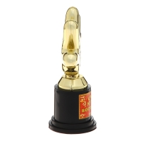 Наградная фигура &laquo;Самый лучший воспитатель&raquo;, пятерня, кубок, пластик, золото, 6,5 х 10,5 х 4 см.