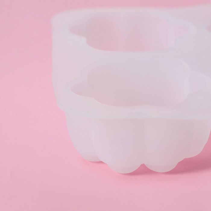 Молд Доляна &laquo;Лапки&raquo;, силикон, 9,5&times;9&times;2,5 см, ячейка 4&times;4 см, цвет белый