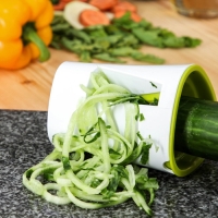 Овощерезка спиральная/соковыжималка с контейнером Доляна, 2 в 1, 10×9,9×8,6 см, цвет зелёный, белый Овощерезка спиральная/соковыжималка с контейнером Доляна, 2 в 1, 10×9,9×8,6 см, цвет зелёный, белый