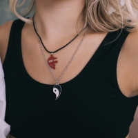 Кулоны на шнурке &laquo;Неразлучники&raquo; love, две половинки, цвет чёрно-красный, 42 см