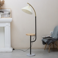 Торшер Regina 1х40Вт Е27 черный/золото 28х28х165см Торшер Regina 1х40Вт Е27 черный/золото 28х28х165см