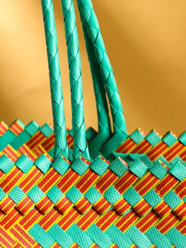 Сумка плетёная, 30&times;15&times;35 см, пластик, бирюзовый-жёлтая