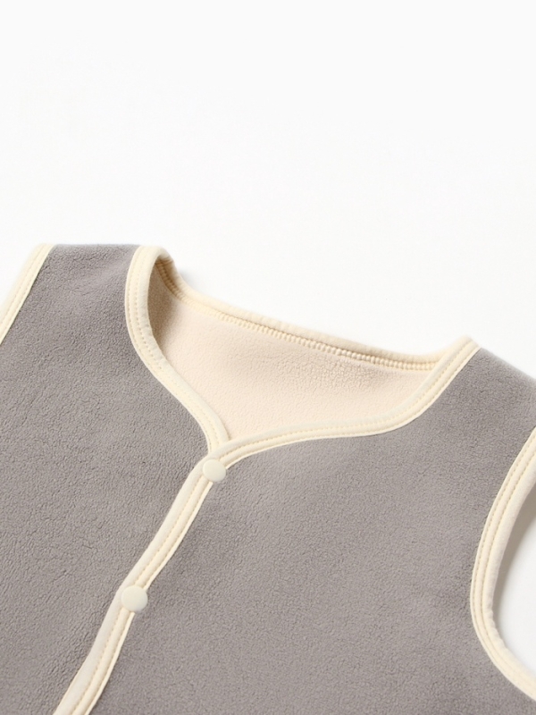 Жилетка флисовая детская Collorista, цв. графит, рост 104 см Жилетка флисовая детская Collorista, цв. графит, рост 104 см