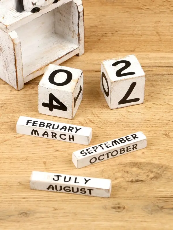 Календарь настольный "Совенок" дерево 11х5х16 см, цв. чёрно-белый