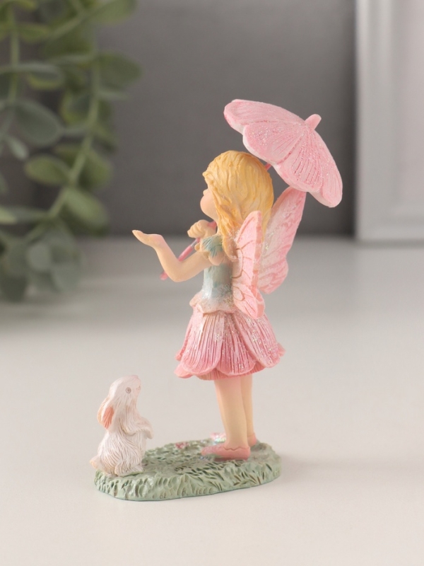 Сувенир полистоун "Девочка-фея под зонтиком с кроликом" 6,5х5х10,5 см
