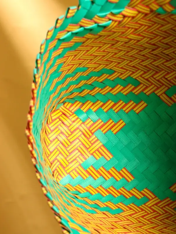 Сумка плетёная пластиковая 20х10х30 см, цв. бирюзовый-жёлтый