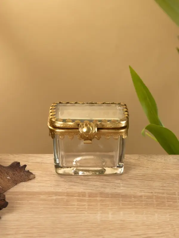 Шкатулка &laquo;Коробок&raquo;, 6&times;5.5&times;4.5 см, латунь, стекло