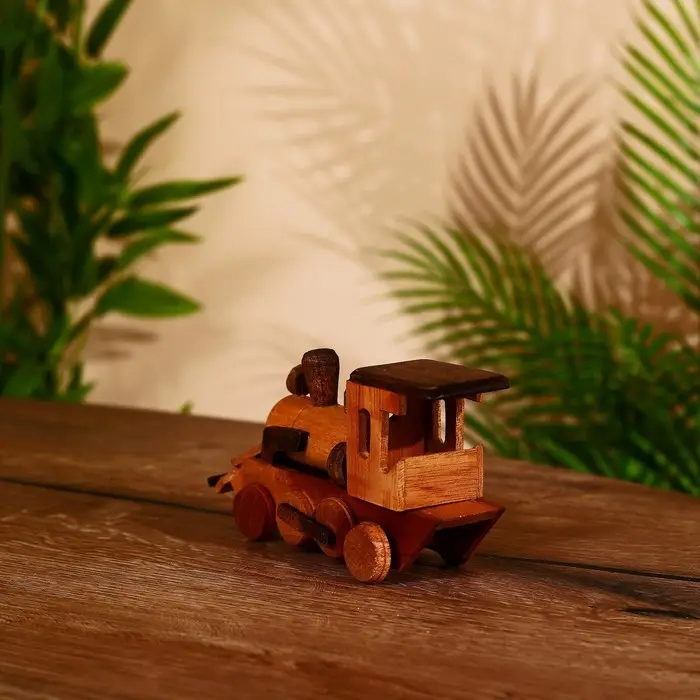 Сувенир "Паровоз" тиковое дерево 16х4,5х9 см
