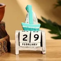 Календарь настольный "Парусник" дерево 7х4х11 см,