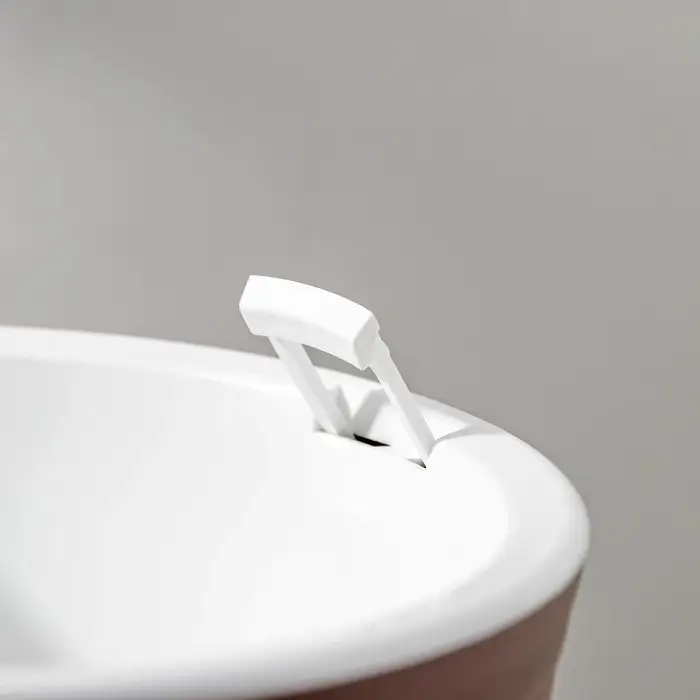 Кашпо для цветов со вставкой &laquo;Валенсия&raquo;, 2,8 л, цвет мокко