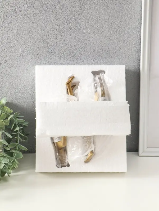 Сувенир полистоун "Девушка в банном полотенце" 7,5х9х19,5 см