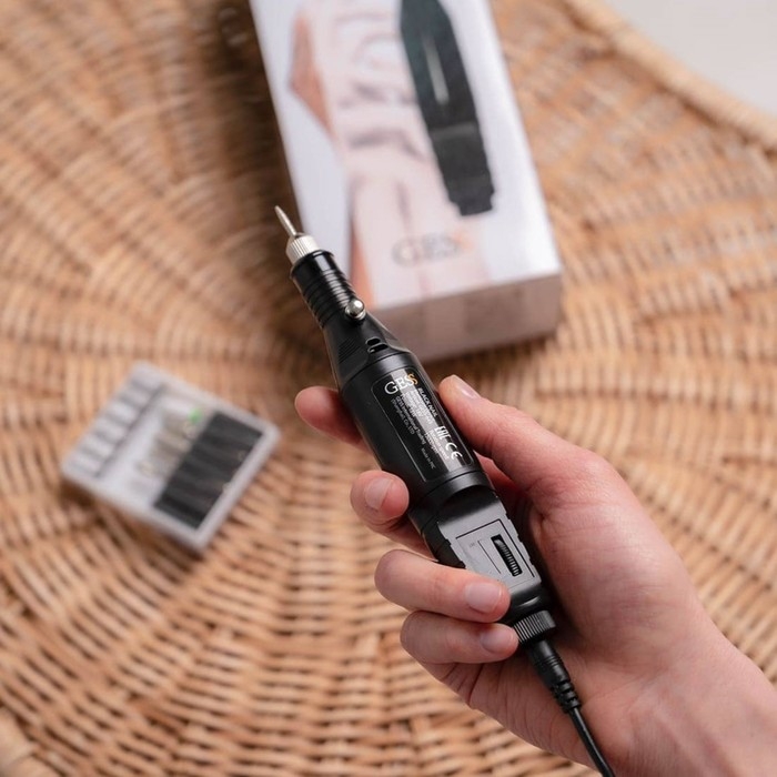 Аппарат для маникюра GESS-645 Black Nail, 18 Вт, 6 насадок, 15000 об/мин, 220 В, чёрный