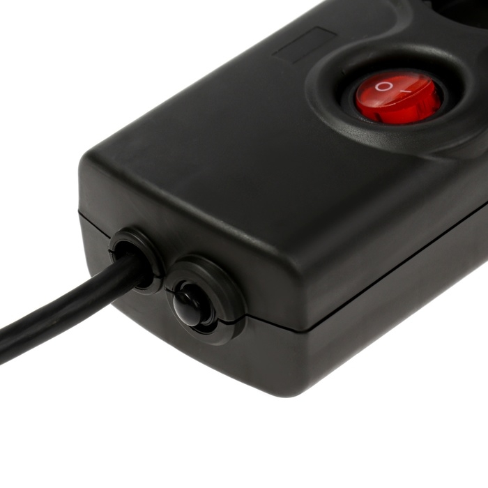 Сетевой фильтр Luazon Lighting, 5 розеток, 3 м, 2200 Вт, 3х0.75 мм2, 10 A, 220 В, c предохранителем, черный