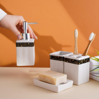 Набор аксессуаров для ванной комнаты &laquo;Золотой лист&raquo;, 4 предмета (дозатор 250 мл, мыльница, 2 стакана), цвет белый