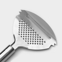 Тёрка для сыра Доляна &laquo;Металлик&raquo;, с ручкой, 21&times;10,5 см, цвет серебристый