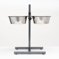 Регулируемая подставка с 2 мисками по 4 л, высота подставки 40 см Регулируемая подставка с 2 мисками по 4 л, высота подставки 40 см