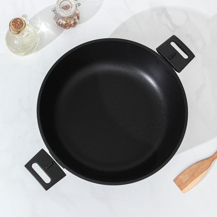 Сковорода &laquo;Традиция&raquo;, d=30 см, h=8,5 см, съёмные ручки, антипригарное покрытие, цвет чёрный