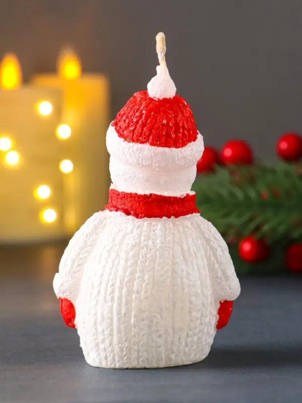 Свеча "Снеговик", красный