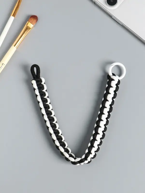 Брелок на карабине "Паракорд" шнур 0,5 см чёрно-белый 14,5х1,8х0,8 см