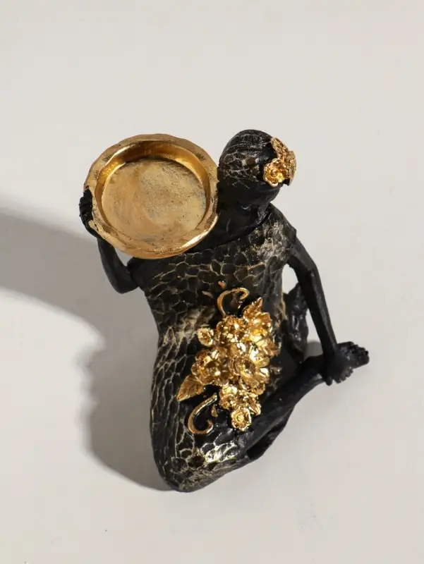 Подсвечник полистоун "Африканка в чёрном платье с цветами" с золотом d=4,5 см 11х13х16 см