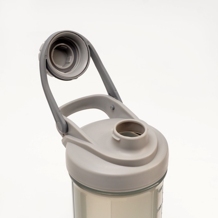 Шейкер спортивный для коктейлей и воды, 700 мл "Мастер К", 23.5 х 11 см, микс