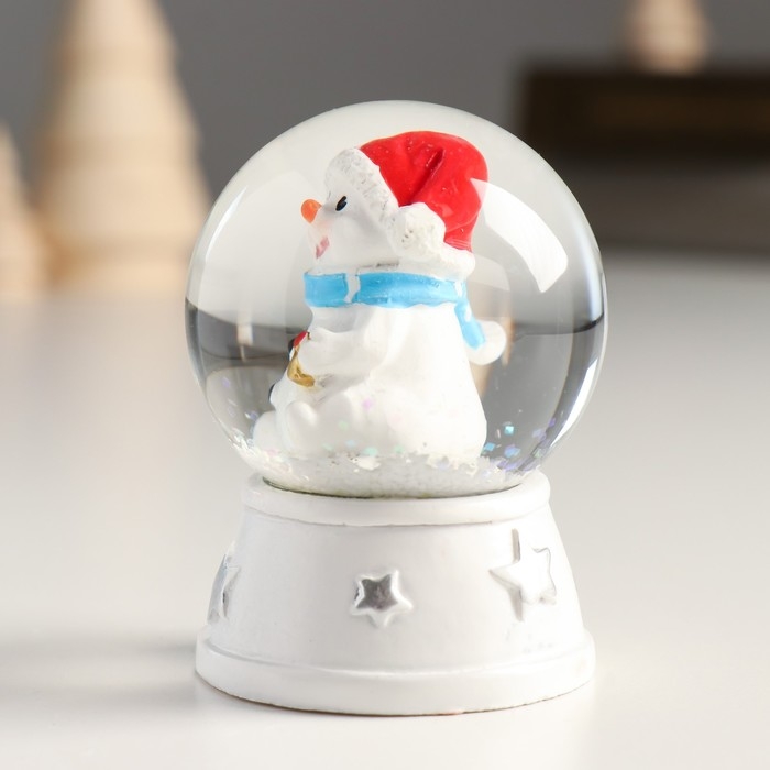 Снежный шар новогодний стеклянный &laquo;Снеговик в красном колпаке, с подарком&raquo;, d=4.5 см, 6&times;4.5&times;4.5 см