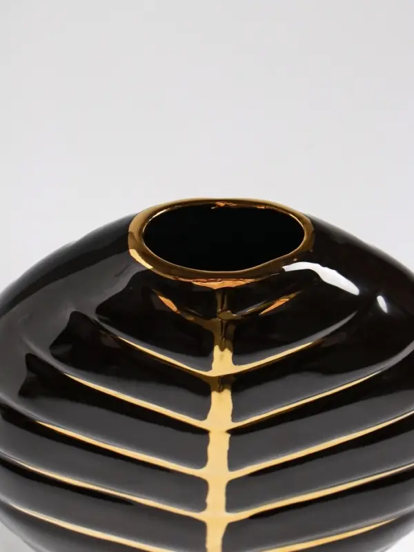 Ваза настольная керамика "Новайо" 18х17 см, чёрный