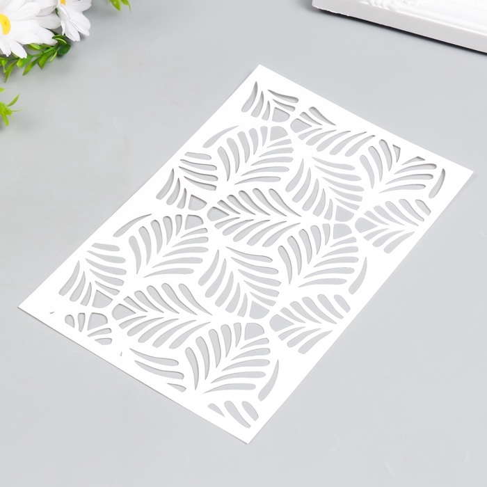 Пластиковый трафарет для творчества &laquo;Листочки&raquo;, шаблон, 24&times;16 см