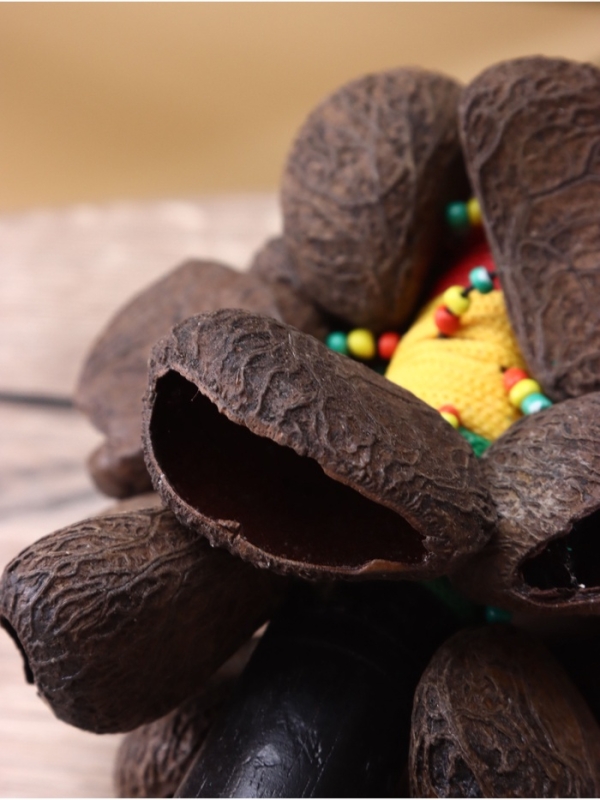 Сувенирный музыкальный инструмент "Маракас" махагон, орехи кемири, 30х15х5 см