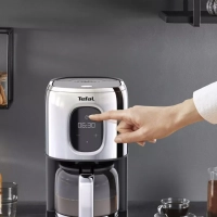 Кофеварка капельная Majestuo CM883D10, серебристый