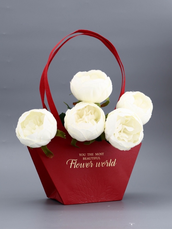 Сумка для цветов тиснение красная, "Самой прекрасной", влагостойкая, 23х15х9 см