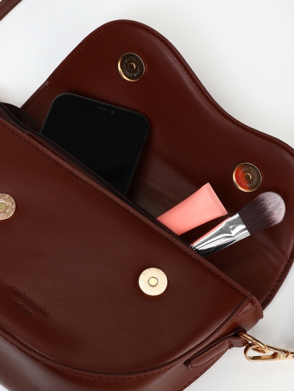 Сумка женская мессенджер на молнии, цвет красно-коричневый