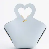 Кожанная подарочная сумочка 10,5 х 5 х 6 см небесно-голубая