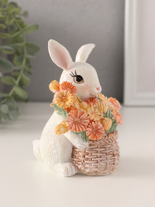 Сувенир полистоун "Белый кролик с цветами в плетённой корзине" 9х8,5х11,5 см