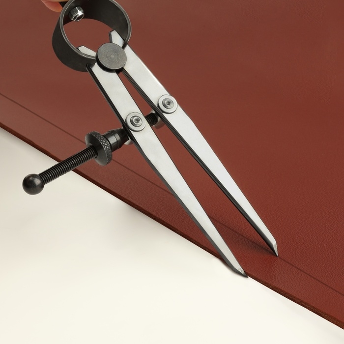 Кронциркуль для кожи, разметочный, 100 мм, 15 &times; 8 см, цвет серебряный/чёрный