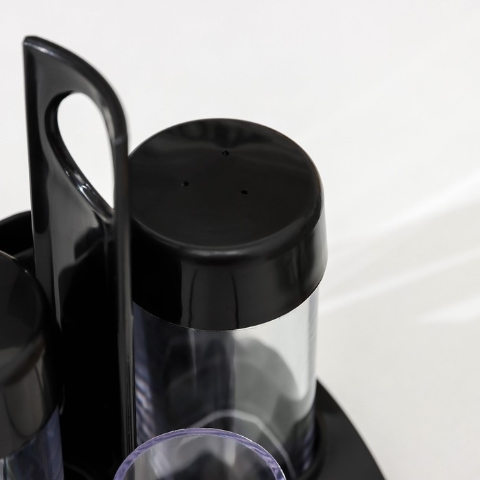 Набор для специй пластиковый «Рондо. Презент», 3 шт, на подставке с салфетницей, цвет чёрный Набор для специй пластиковый «Рондо. Презент», 3 шт, на подставке с салфетницей, цвет чёрный