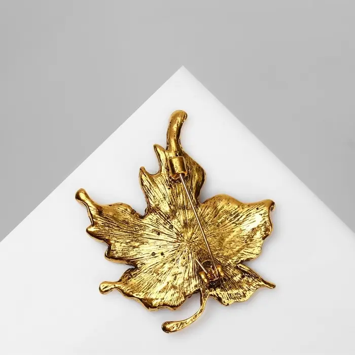Брошь &laquo;Лист&raquo; кленовый, цвет коричневый в чернёном золоте