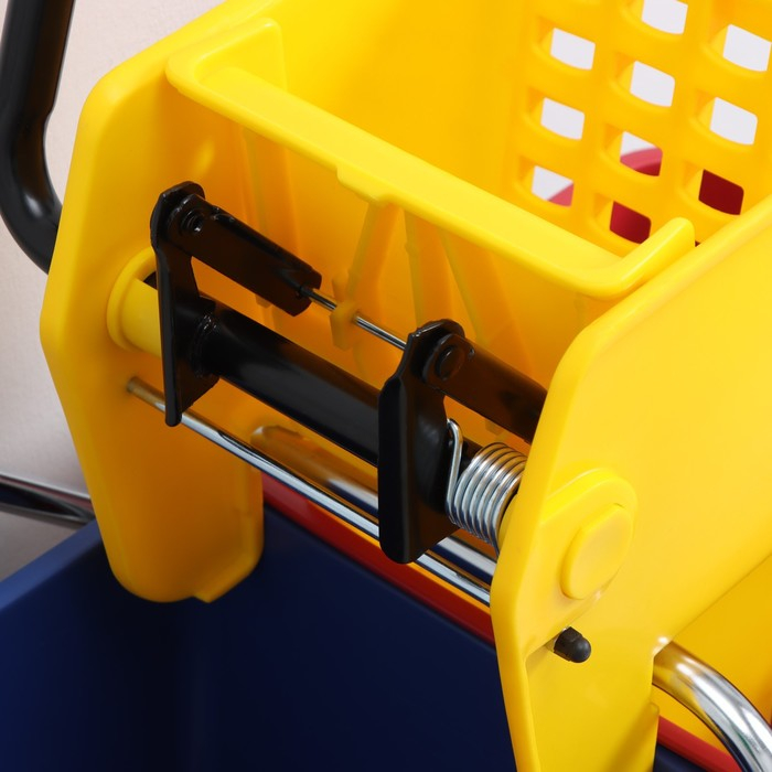 Тележка уборочная двухведёрная, 46 л, с отжимом, хромированная рама Тележка уборочная двухведёрная, 46 л, с отжимом, хромированная рама