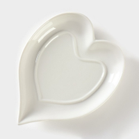 Маслёнка фарфоровая на подставке из бамбука Доляна &laquo;Эстет. Сердце&raquo;, 17&times;12,5&times;8 см, цвет белый