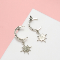 Серьги со стразами &laquo;Полумесяц и звезда&raquo; ослепительные, цвет белый в серебре