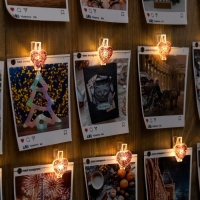 Гирлянда «Нить» 2 м роса с насадками «Прищепки-сердечко», IP20, серебристая нить, 20 LED, батарейки ААх2 (не в комплекте), свечение тёплое белое Гирлянда «Нить» 2 м роса с насадками «Прищепки-сердечко», IP20, серебристая нить, 20 LED, батарейки ААх2 (не в комплекте), свечение тёплое белое