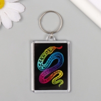 Новогодний брелок акрил "Неоновая змея" 3,5х5 см Новогодний брелок акрил "Неоновая змея" 3,5х5 см