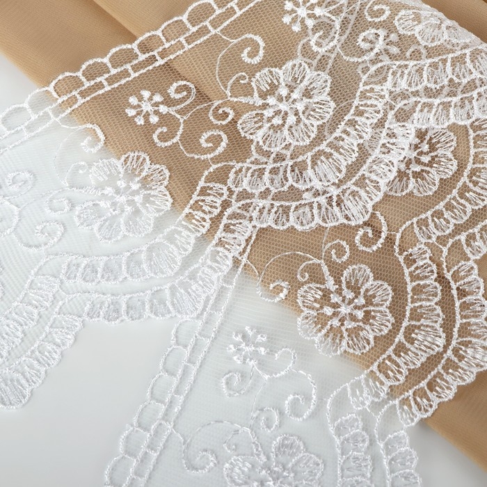 Кружево на сетке, 45 мм &times; 11 &plusmn; 1 м, цвет нежно-розовый