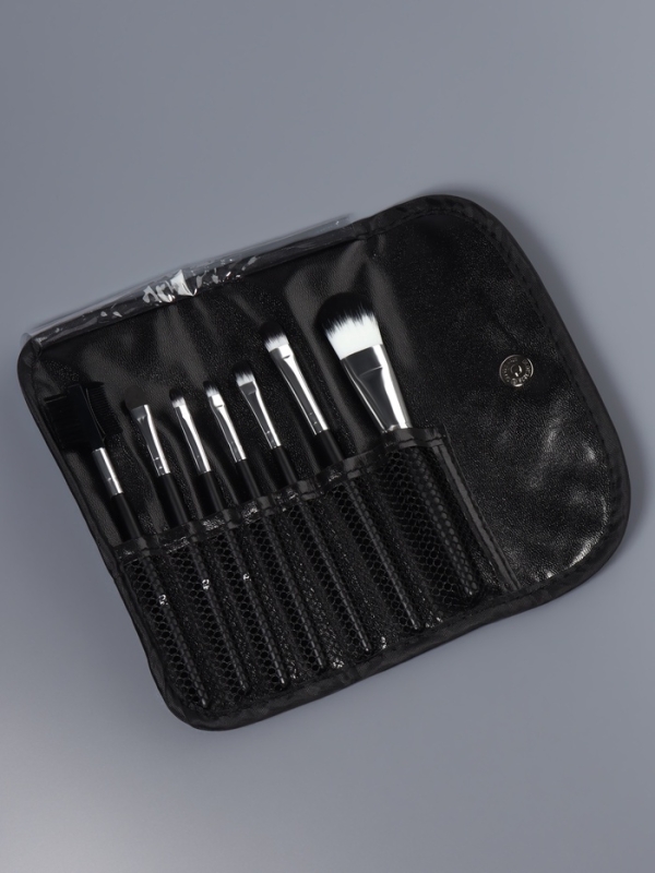 Набор кистей для макияжа, 7 предметов, чехол на кнопке, цвет чёрный