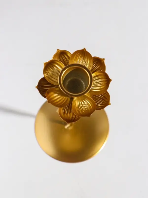 Подсвечник металл на 1 свечу "Жасмин" золото d=2,5 см 9х9х20,5 см