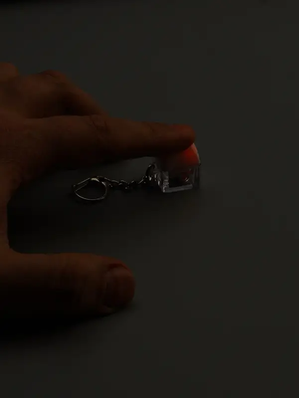 Брелок - антистресс для ключей на карабине &laquo;Кнопка кейкап&raquo;, световой, белый, 2&times;2&times;2.6 см